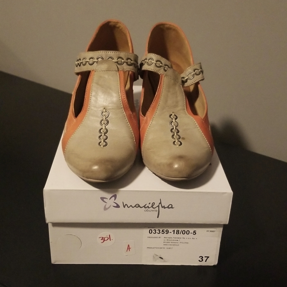 Maciejka Size 37 multi coloured heels